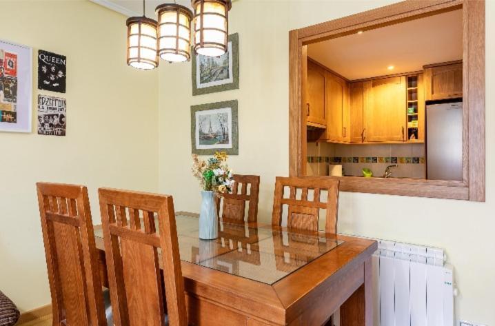 Apartamentos Bubal Pena Telera El Pueyo de Jaca Ruang foto